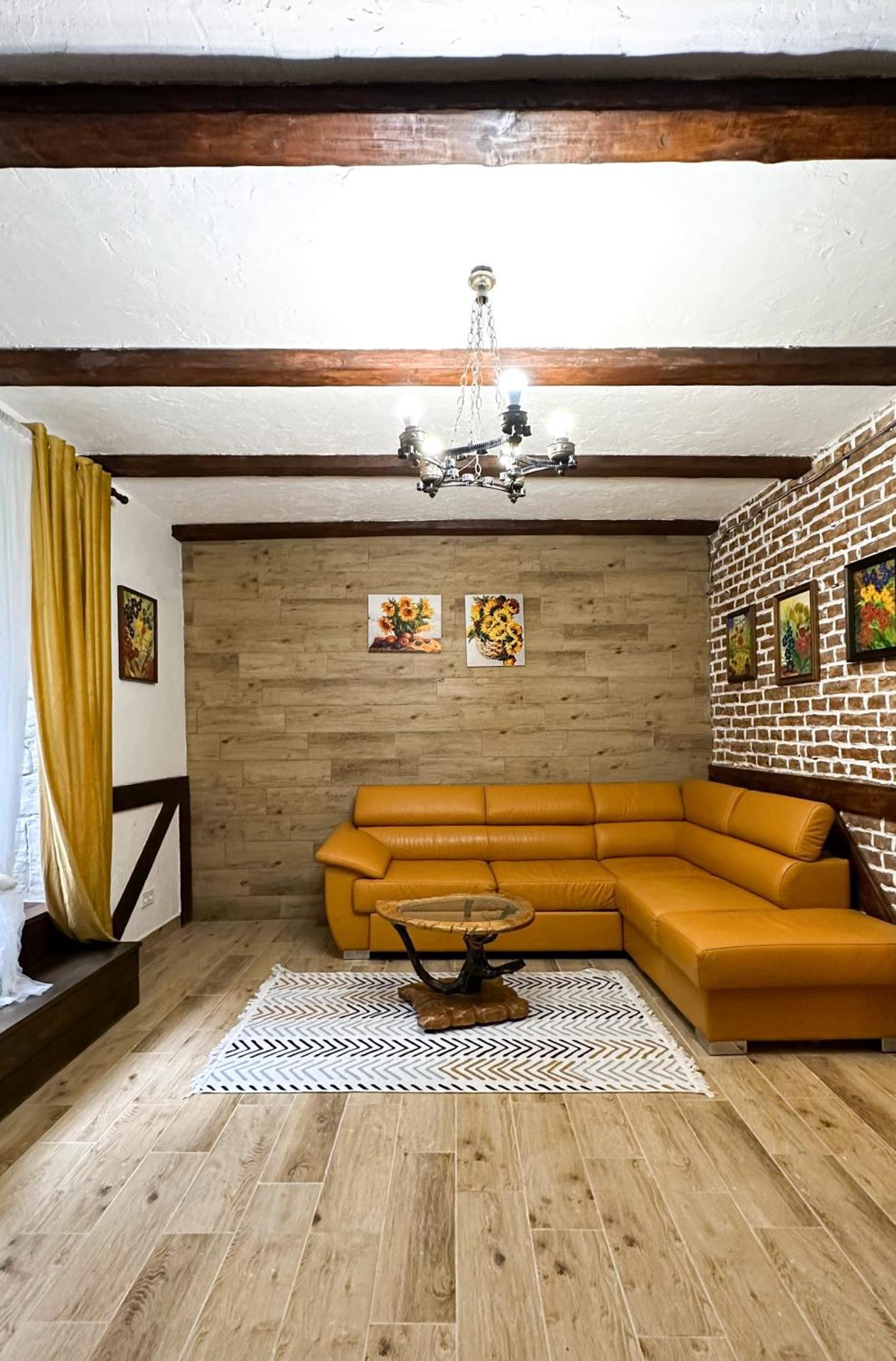 Cozy Apartments In The City Centre ลวีฟ ภายนอก รูปภาพ